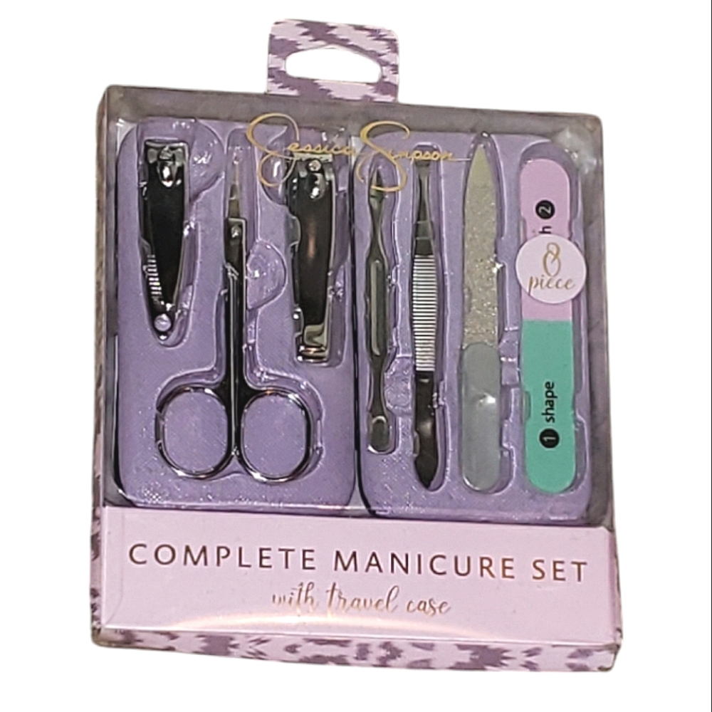 Jessica Simpson Complete Manicure Set With Travel  Case 8 Pieces Silver NWT
